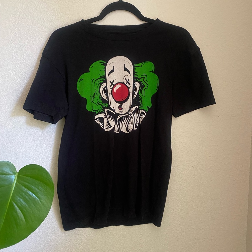 Atmosphere Tee Shirt Small